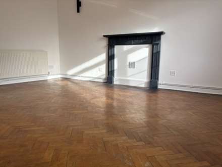 High Road, South Woodford, E18, Image 3