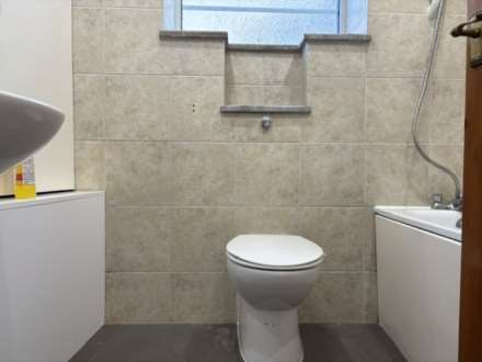 High Road, South Woodford, E18, Image 6