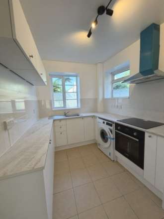 High Road, South Woodford, E18, Image 9