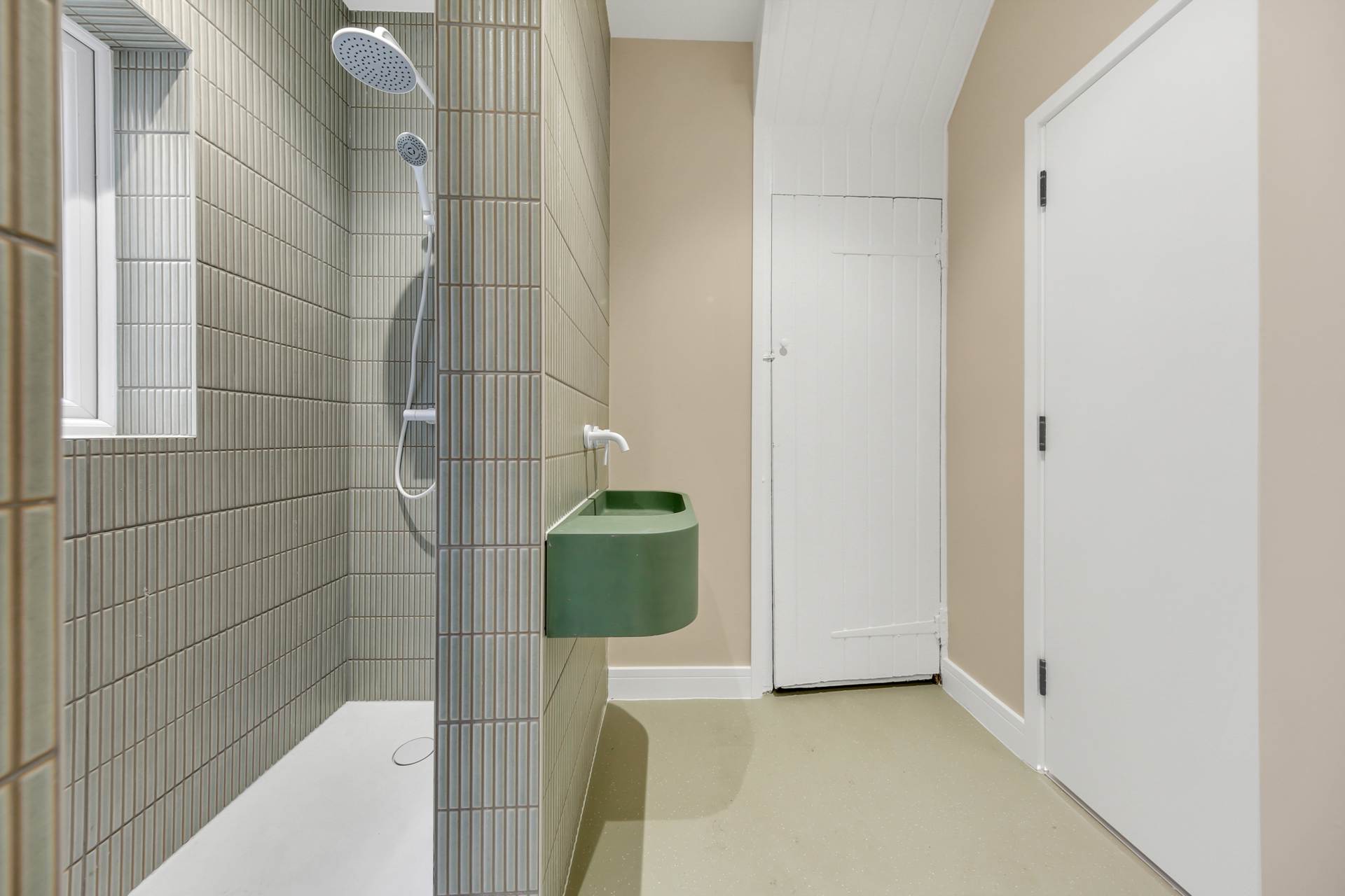Kettlebaston Road, Leyton, E10, Image 11