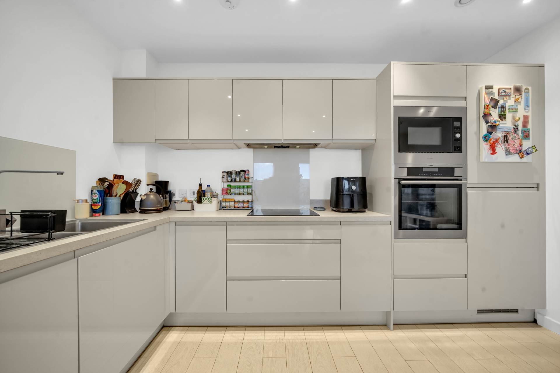 High Road, Leyton, E10, Image 5