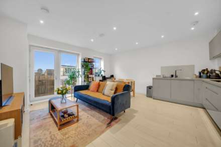 High Road, Leyton, E10, Image 2