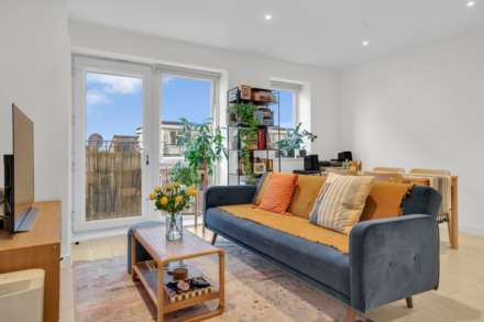 High Road, Leyton, E10, Image 3