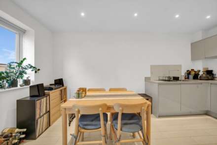 High Road, Leyton, E10, Image 7
