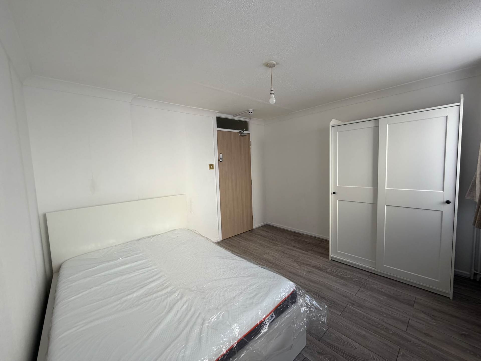 Kemps Drive, Saltwell Lane, London, Image 11