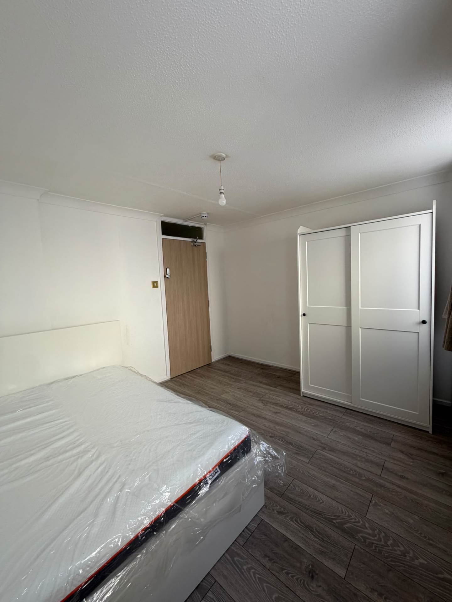 Kemps Drive, Saltwell Lane, London, Image 12
