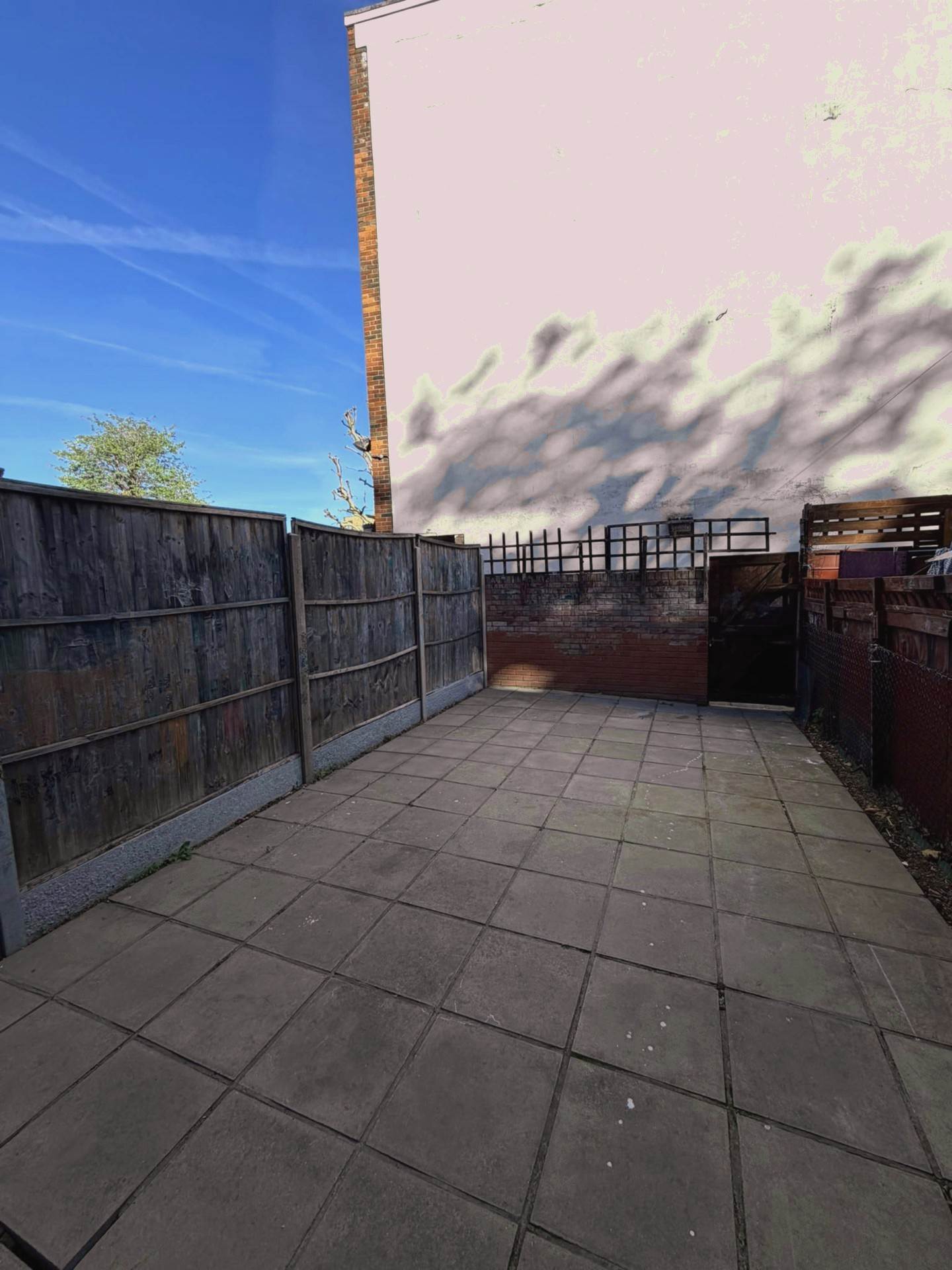 Kemps Drive, Saltwell Lane, London, Image 19