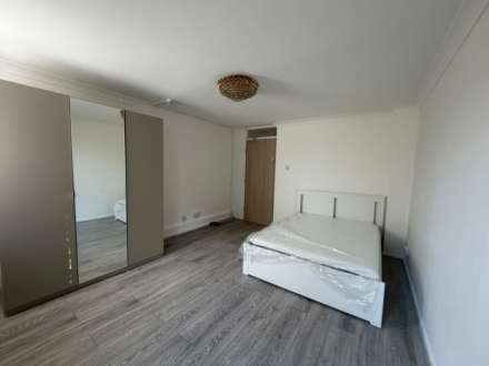 Property For Rent Kemps Drive, Saltwell Lane, London