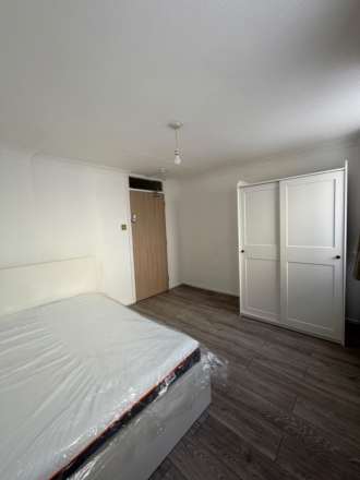 Kemps Drive, Saltwell Lane, London, Image 12