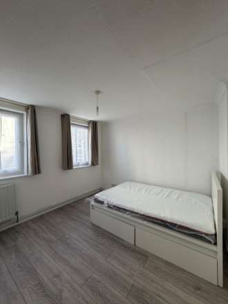 Kemps Drive, Saltwell Lane, London, Image 13