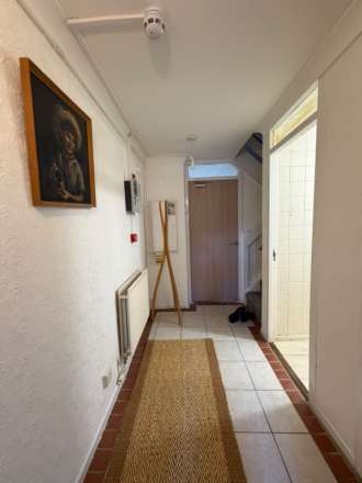 Kemps Drive, Saltwell Lane, London, Image 14