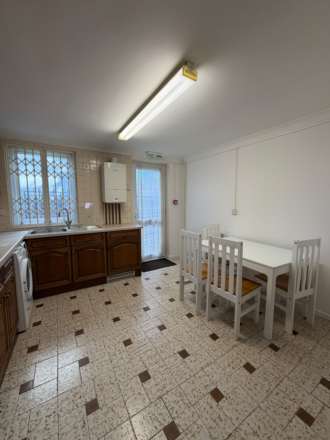 Kemps Drive, Saltwell Lane, London, Image 16