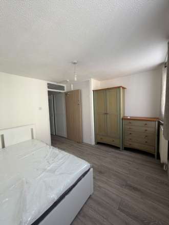 Kemps Drive, Saltwell Lane, London, Image 4
