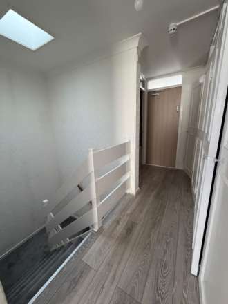 Kemps Drive, Saltwell Lane, London, Image 6
