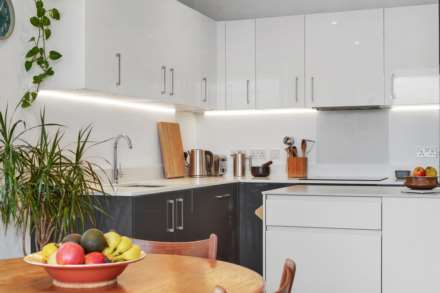 Beck Square, Leyton, E10, Image 13