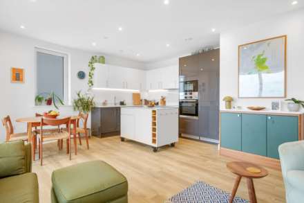 Beck Square, Leyton, E10, Image 7