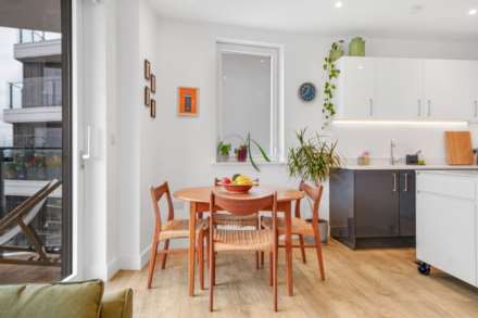 Beck Square, Leyton, E10, Image 9