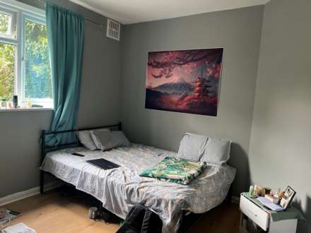 Sturgeons Way, Hitchin, Image 4