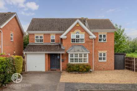 4 Bedroom Detached, Tippett Drive, Shefford, SG17 5RW