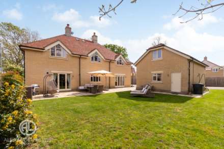 Clifton House Gardens, Clifton, Beds, SG17 5FR, Image 27