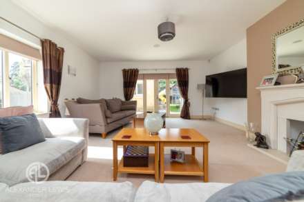 Clifton House Gardens, Clifton, Beds, SG17 5FR, Image 5