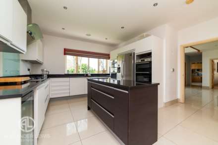 Clifton House Gardens, Clifton, Beds, SG17 5FR, Image 9