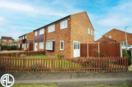 3 Bedroom Semi-Detached, The Mixies, Stotfold, SG5 4LF