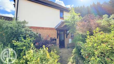 Horace Gay Gardens, Letchworth Garden City, SG6 4XP, Image 1