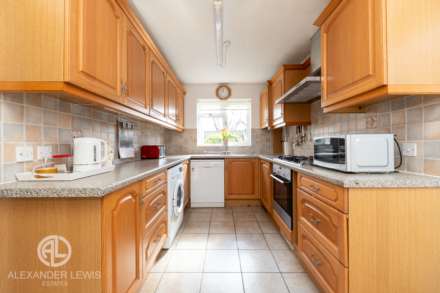 Bell Acre Gardens, Letchworth Garden City, SG6 2BY, Image 2