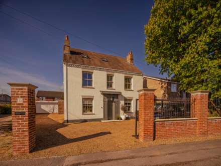 6 Bedroom Detached, Astwick Road, Stotfold, SG5 4AT