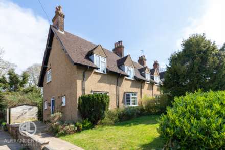 3 Bedroom End Terrace, Ridge Road, Letchworth Garden City, SG6 1PT