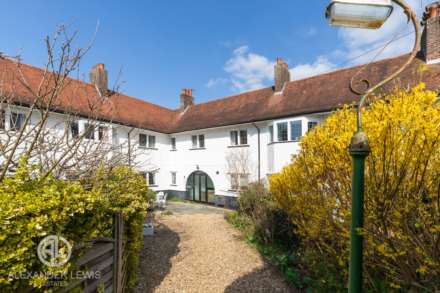 4 Bedroom Terrace, Field Lane, Letchworth Garden City, SG6 3LE