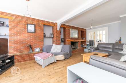 Hitchin Road, Stotfold SG5 4JE, Image 3