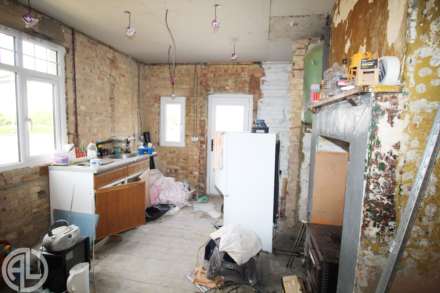 Church Road, Stotfold, SG5 4LX, Image 5
