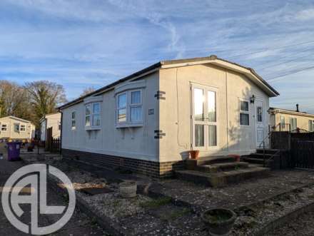 Hillcrest Park, Letchworth Garden City, SG6 4LD, Image 1