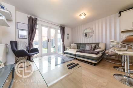 Aspen Gardens, Stotfold, SG5 4RS, Image 2