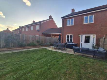 Stadium Close, Stotfold, SG5 4TJ, Image 2