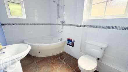 Springshott, Letchworth Garden City, SG6 3ST., Image 5