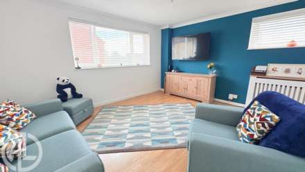 Shepherds Mead, Hitchin, SG5 1YA, Image 2