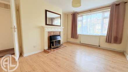 Lawrence Avenue, Letchworth Garden City, SG6 2EX, Image 2