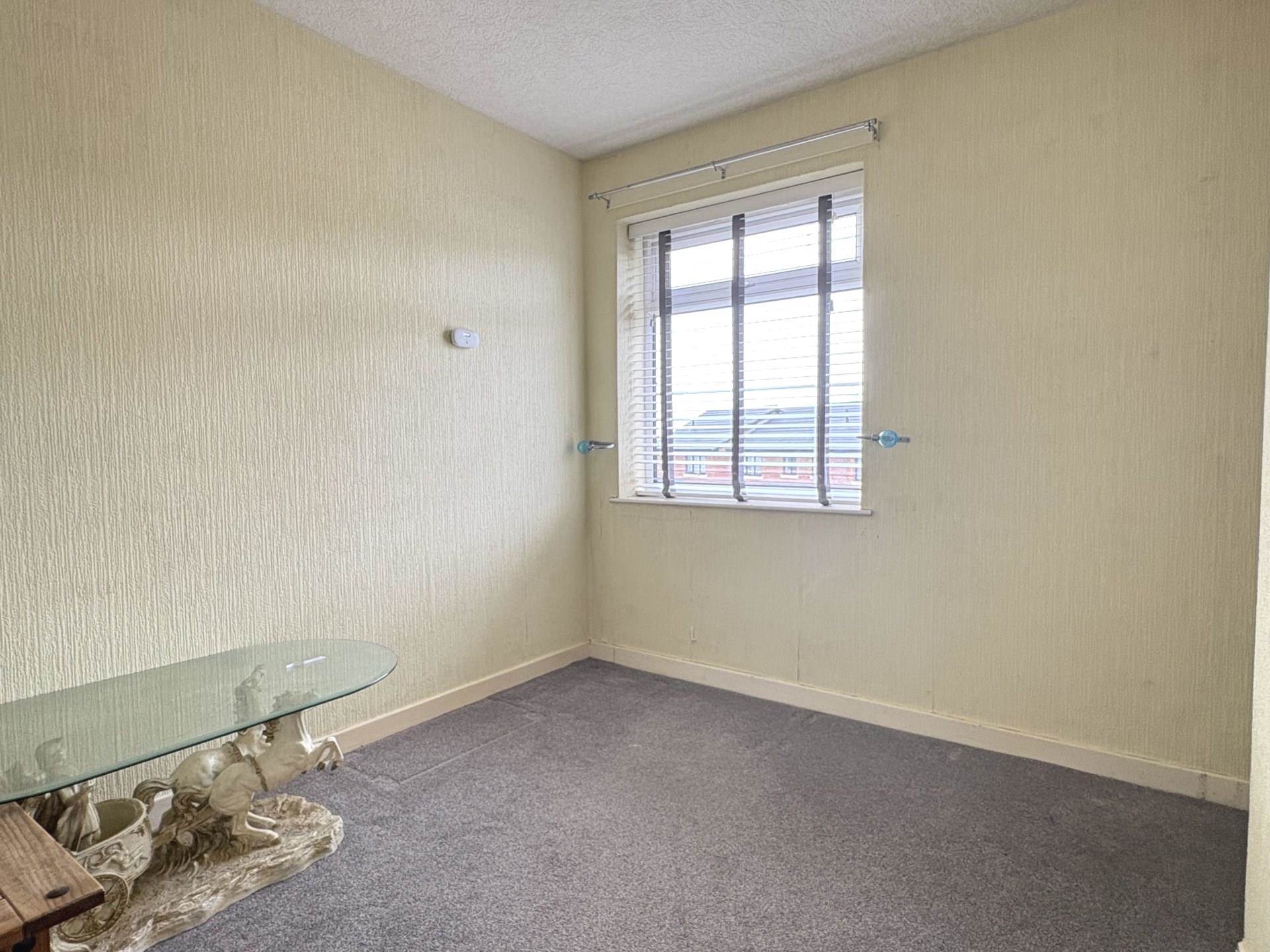 Holden Fold Lane, Royton, Image 11