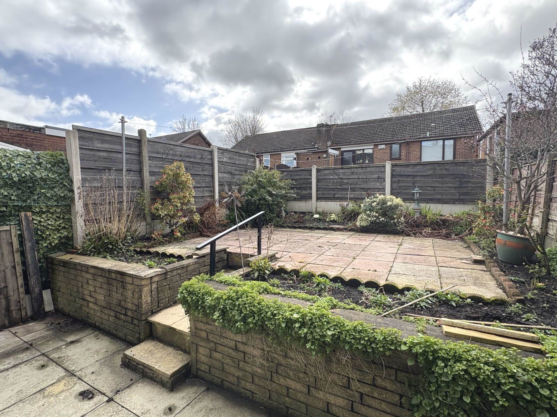 Holden Fold Lane, Royton, Image 14