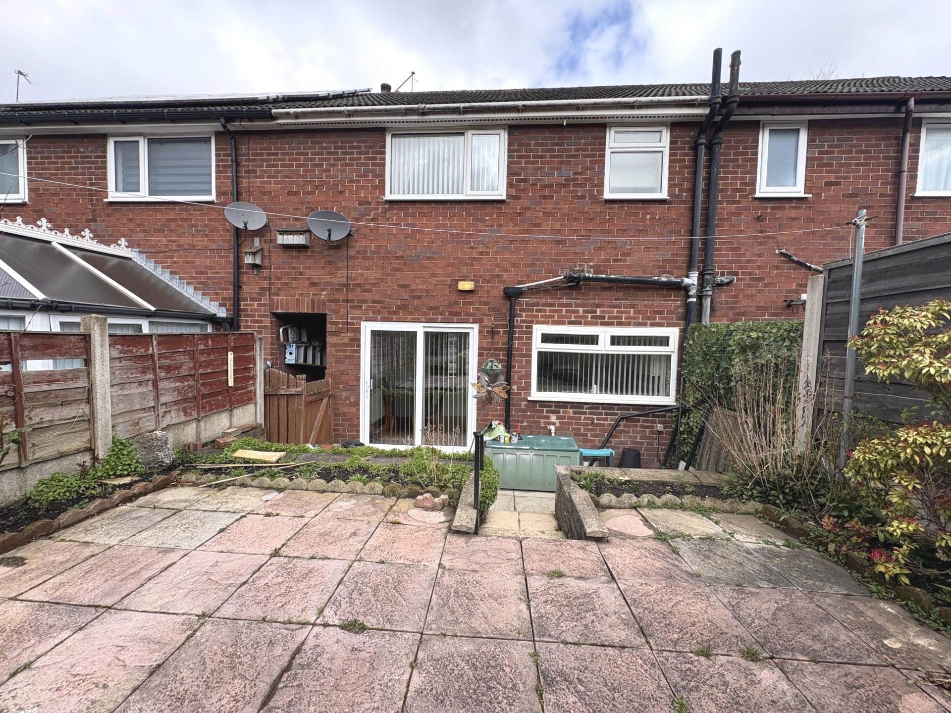 Holden Fold Lane, Royton, Image 15