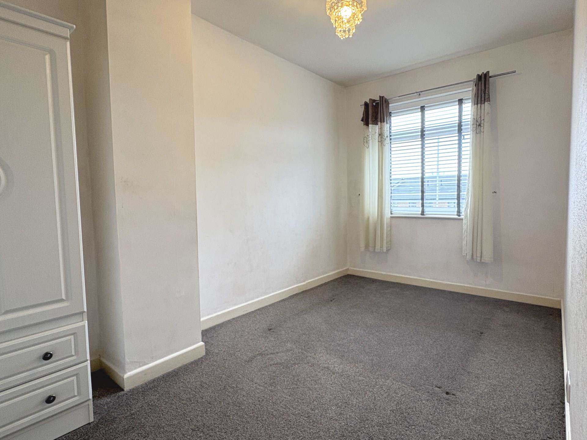 Holden Fold Lane, Royton, Image 9