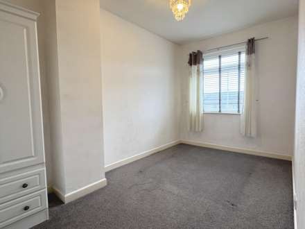 Holden Fold Lane, Royton, Image 9