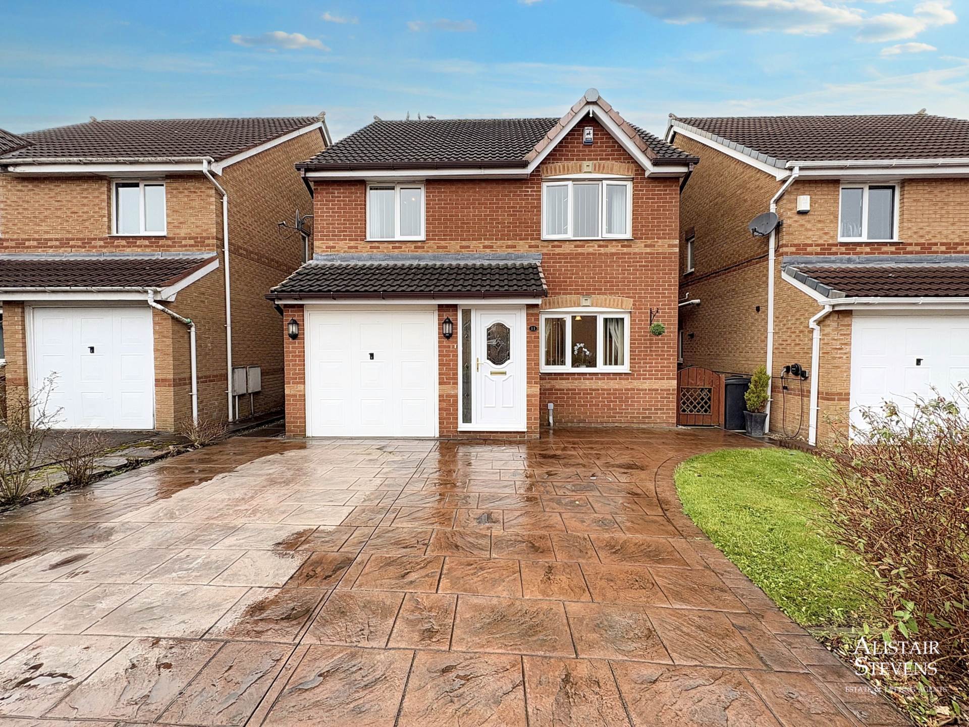 Luzley Brook Road, Royton, Image 1