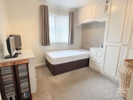 Luzley Brook Road, Royton, Image 22