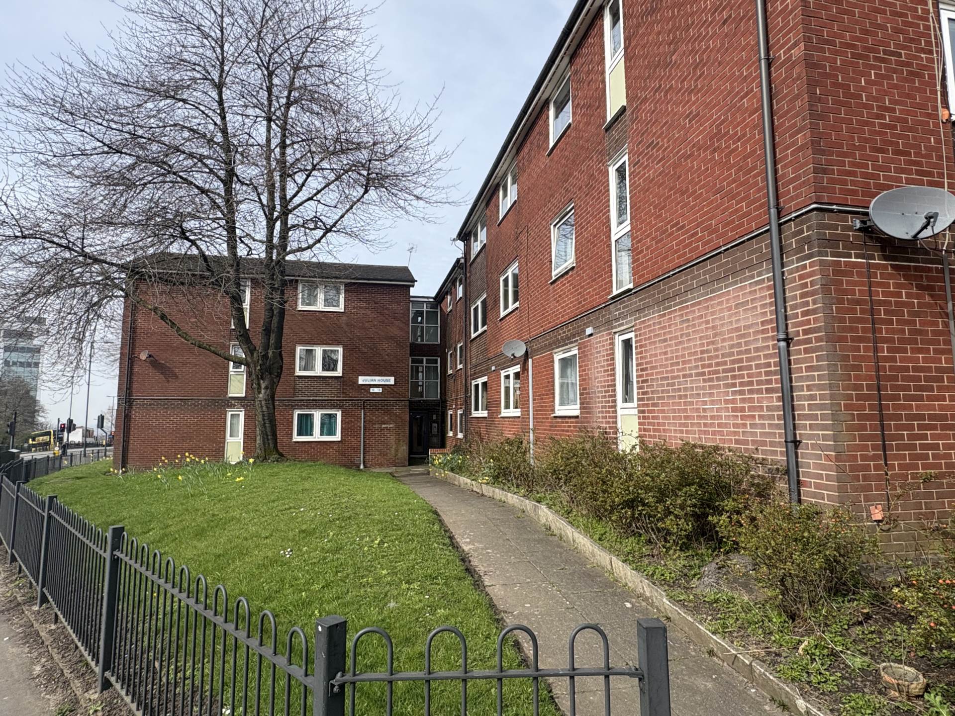 Julian House, Henshaw Street, Image 1