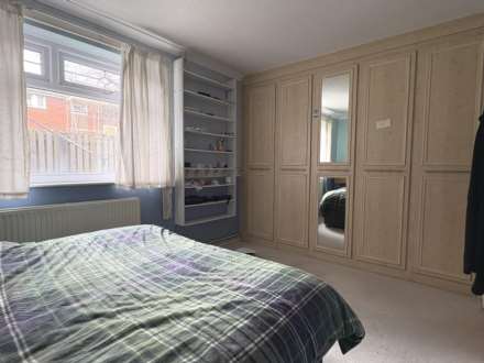 Julian House, Henshaw Street, Image 6