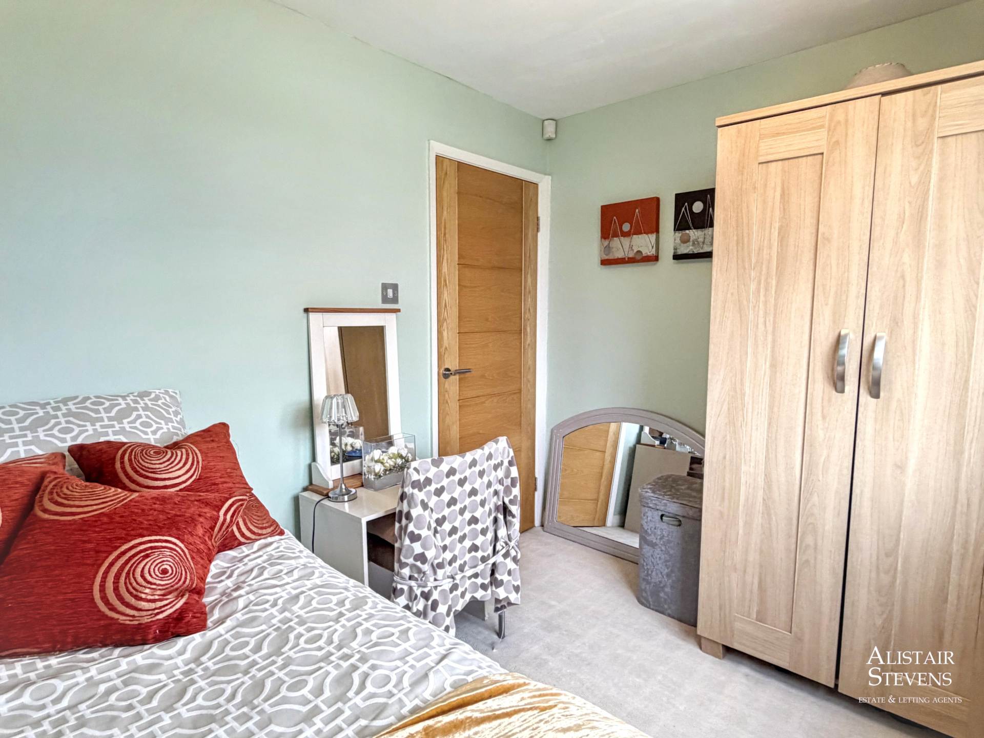 Ashdown Way, Shaw, Image 11